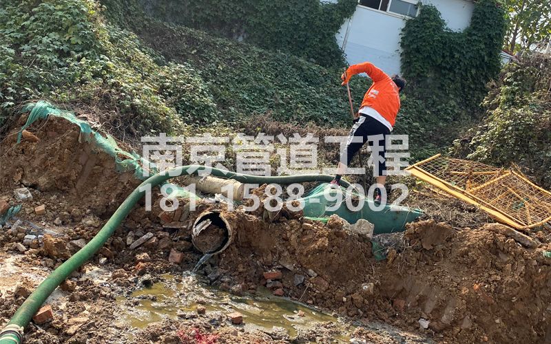 263营苑工地化粪池清理